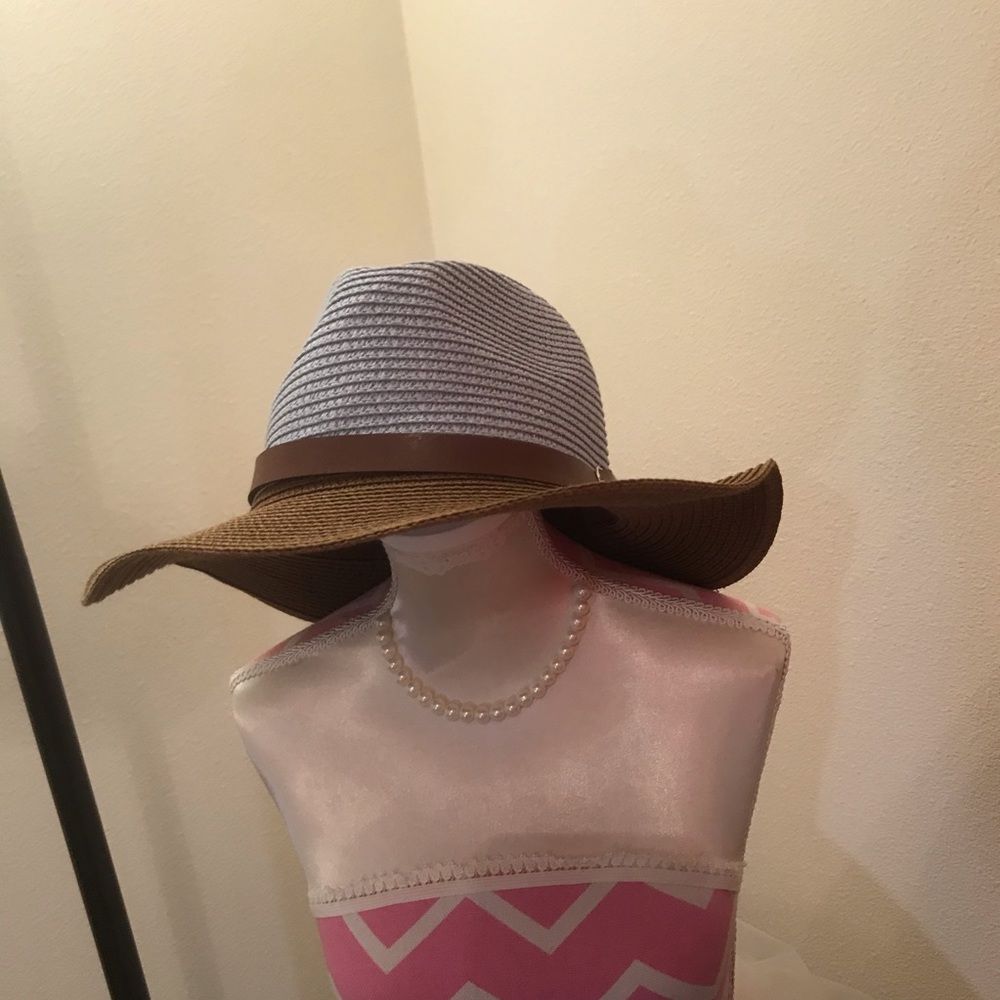 Gorgeous  Straw Hat - Picture 2 of 6